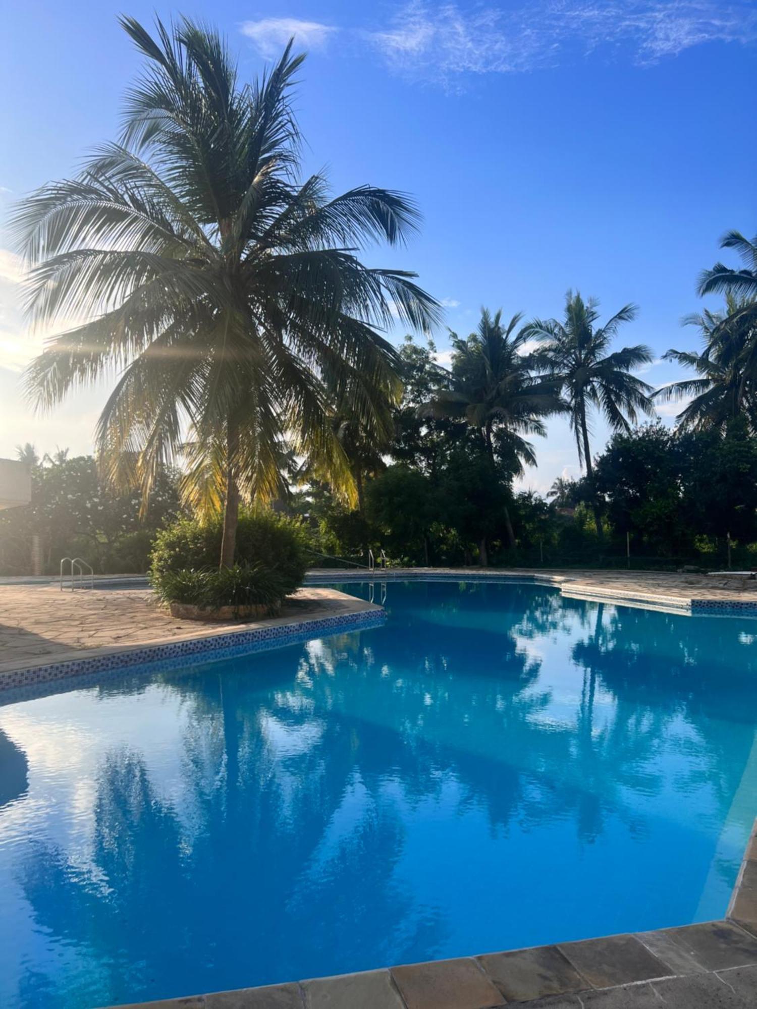 Waves And Wanderlust-Diani Beach Exterior foto