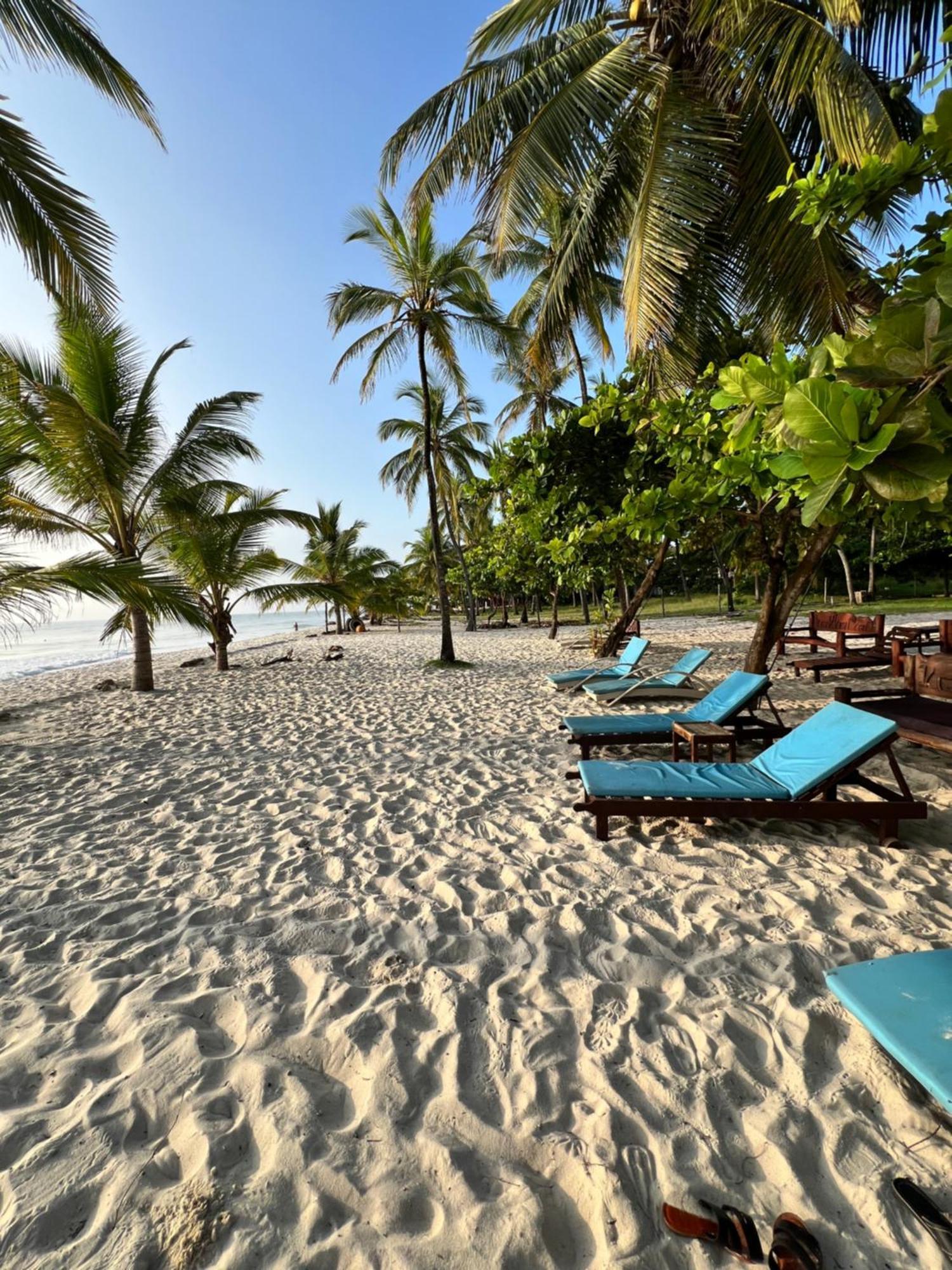 Waves And Wanderlust-Diani Beach Exterior foto